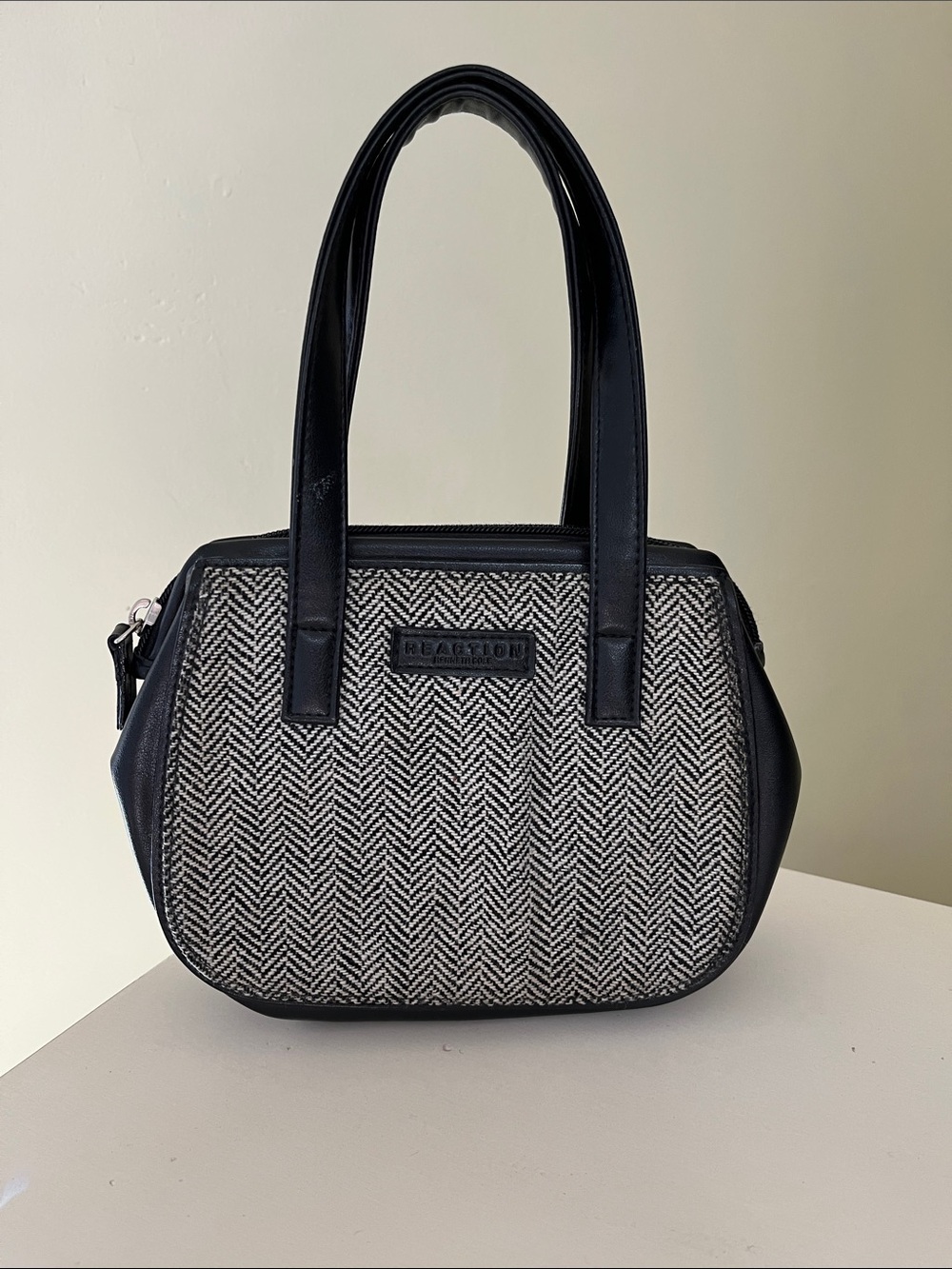 Vintage 2000s Kenneth Cole Reaction Black and Gray Herringbone Small Purse